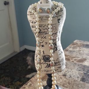 Pearl necklace and earring set